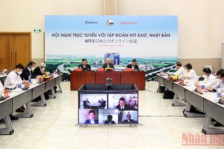 Hội nghị trực tuyến với Tập đoàn NTT East.