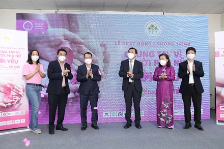 Các đại biểu tại lễ phát động.