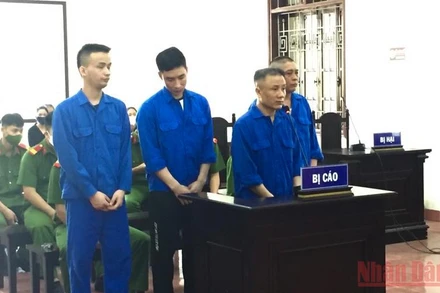 Các bị cáo tại phiên tòa.