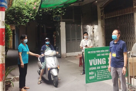 Nhờ làm tốt công tác dân vận, Hà Nội đã nhận được sự ủng hộ, đồng thuận cao của người dân trong phòng, chống Covid-19.