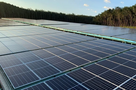 Các nhà đầu tư điện mặt trời mái nhà tại tỉnh Kon Tum sẽ có nguy cơ phá sản hàng loạt nếu như bị cắt giảm sản lượng lên đến 60%.