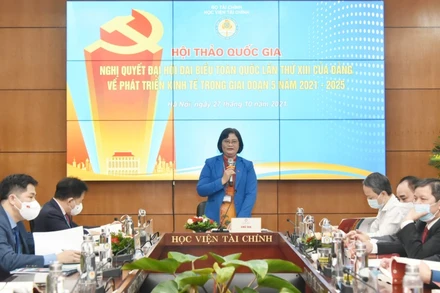 PGS, TS Trương Thị Thủy, Phó Giám đốc Học viện Tài chính phát biểu tại hội thảo.