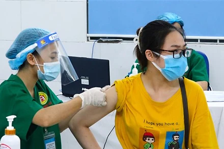 Hà Nội sẽ tiếp tục đẩy mạnh tiêm chủng để kiểm soát, ngăn ngừa dịch Covid-19.