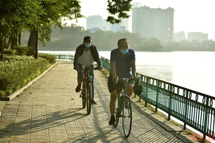 Nhịp sống bình thường mới ở Hà Nội