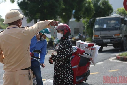 Đà Nẵng siết chặt các chốt kiểm soát dịch bệnh cửa ngõ thành phố, xử phạt nặng đối với cá nhân, tổ chức vi phạm quy định phòng, chống dịch. 