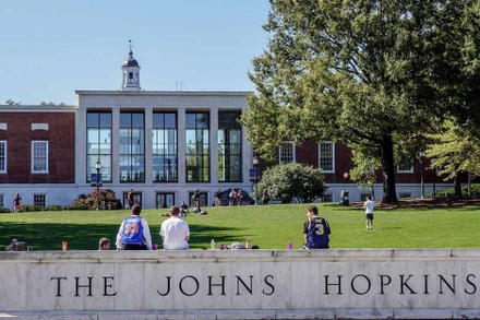 Đại học Johns Hopkins.