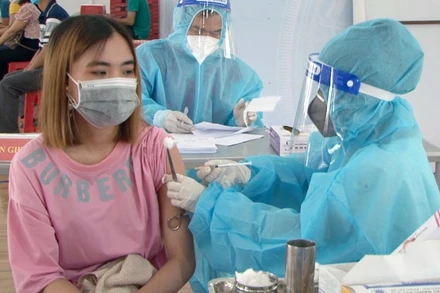 Sóc Trăng tăng cường tiêm vaccine ngừa Covid-19 cho người dân.