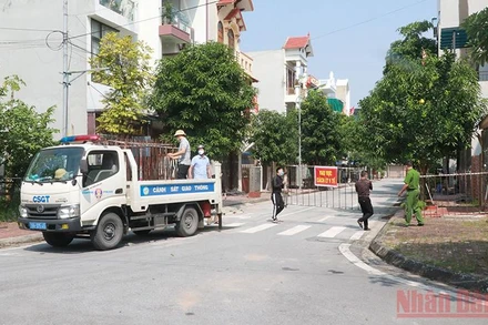 Cơ quan chức năng TP Nam Định khẩn trương phong toả khu vực có dịch tại đường Lê Tiến Phục, phường Lộc Hạ.