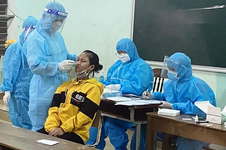 Ngành y tế khẩn trương truy vết, lấy mẫu xét nghiệm các F1.