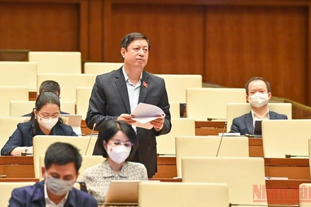 Đại biểu Quốc hội Dương Văn Thăng (TP Hồ Chí Minh) phát biểu tại phiên thảo luận trực tuyến về dự án Luật Cảnh sát cơ động. (Ảnh: LINH NGUYÊN)