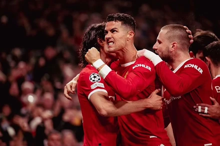 Ronaldo và đồng đội đã tạo nên màn ngược dòng 3-2 trước Atalanta. (Ảnh: Daily Mail) 