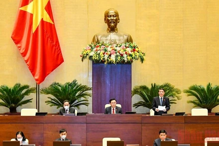 Chủ tịch Quốc hội Vương Đình Huệ chủ trì phiên họp. (Ảnh: LINH NGUYÊN)