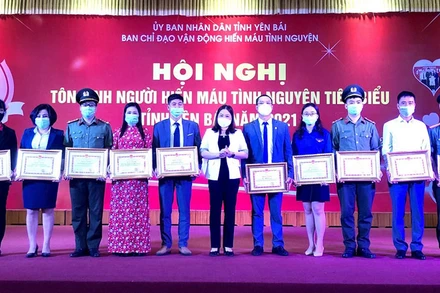 Yên Bái tôn vinh hơn 100 tập thể, cá nhân hiến máu tình nguyện tiêu biểu