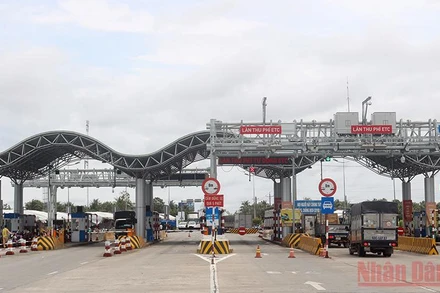 Người dân tỉnh Trà Vinh được lưu thông, đi lại bình thường tại chốt kiểm tra y tế Cầu Cổ Chiên kể từ ngày 23/10.