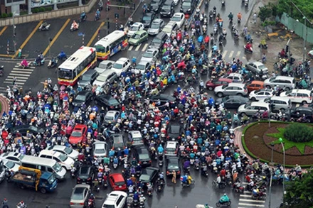 Việc đề xuất lắp các trạm thu phí nhằm giảm ùn tắc đang ngày càng nghiêm trọng tại khu vực nội đô Hà Nội.