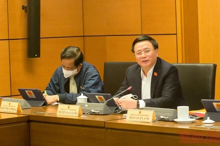 Đồng chí Nguyễn Xuân Thắng, đại biểu Quốc hội tỉnh Quảng Ninh phát biểu thảo luận tại tổ 7, ngày 23/10. (Ảnh: TRUNG HƯNG)