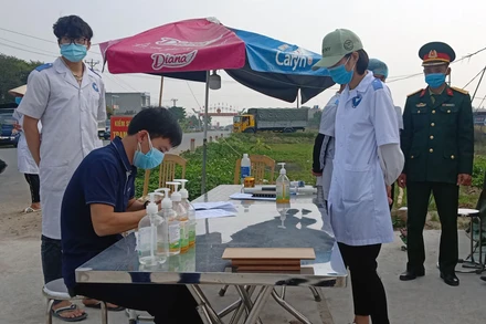 Các chốt kiểm soát liên ngành ở tỉnh Thái Bình sẽ linh hoạt điều chỉnh việc quản lý người, phương tiện ra vào tỉnh.