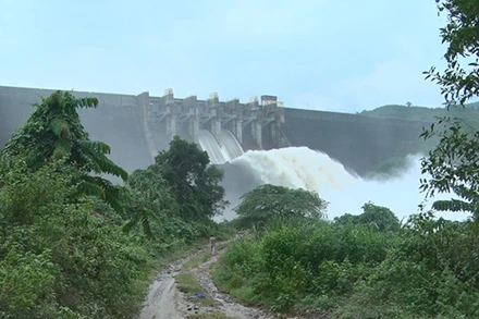 Thủy điện Sông Tranh 2 vận hành xả nước, đón lũ.