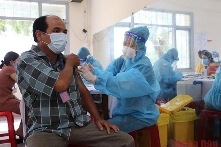 Thành phố Tuy Hòa tiếp tục chiến dịch tiêm vaccine phòng dịch Covid-19.