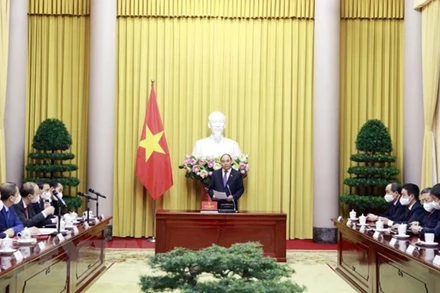 Chủ tịch nước Nguyễn Xuân Phúc phát biểu tại lễ trao quyết định bổ nhiệm. (Ảnh: Thống Nhất/TTXVN)