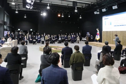 Cuộc họp của Ủy ban về trung hòa carbon của Hàn Quốc tại Seoul. (Ảnh: Yonhap)