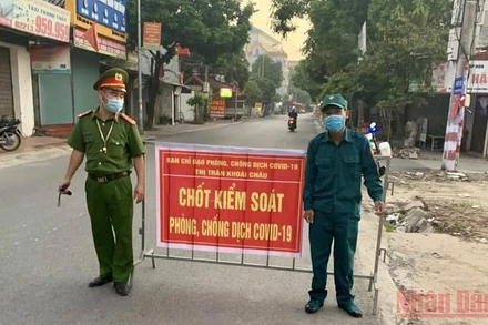 Thị trấn Khoái Châu thành lập chốt kiểm dịch Covid-19.