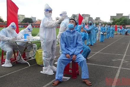 Phú Yên xét nghiệm, giám sát, theo dõi sức khỏe đối với những người trở về từ địa phương, khu vực nguy cơ rất cao, nguy cơ cao.