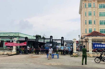 Sau khi ổ dịch Covid 19 xảy ra tại Công ty chế biến thủy sản Tấn Khởi, ngày 20/10, thị xã Giá Rai (Bạc Liêu) tiến hành phong tỏa một số công ty chế biến thủy sản khác tại thị xã. Ảnh DN