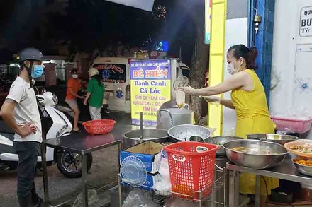 Các quán ăn sẽ được phục vụ ăn uống tại chỗ không quá 50% công suất.