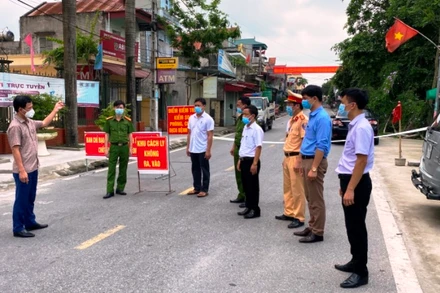 Ban Chỉ đạo phòng, chống dịch Covid-19 huyện Ý Yên (Nam Định) dồn sức khoanh vùng, dập dịch trên địa bàn huyện.