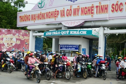 Người lao động trở về tỉnh Sóc Trăng được hỗ trợ tiền ăn 80.000 đồng/người/ngày.