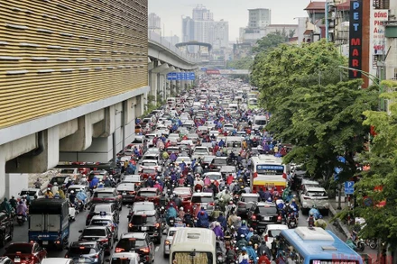 Cảnh ùn tắc giao thông tại Hà Nội.