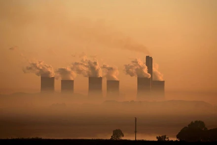 Một nhà máy điện than ở Nam Phi. (Ảnh Reuters)