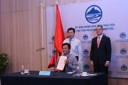 Tại lễ ký kết.