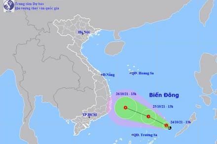 Vị trí và hướng di chuyển của vùng áp thấp trên Biển Đông. (Nguồn: nchmf.gov.vn)