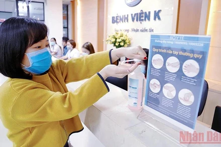 Rửa tay sát khuẩn phòng, chống Covid-19. 