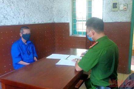 Đối tượng Bùi Văn Định tại cơ quan công an