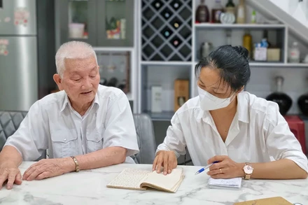 Nguyên thuyền trưởng tàu không số Vũ Tấn Ích kể về những chuyến tàu trên Đường Hồ Chí Minh trên biển.