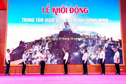 Trung tâm giám sát, điều hành thông minh phục vụ quản lý, điều hành, phát triển kinh tế - xã hội ở Khu du lịch quốc gia Sa Pa (Lào Cai).