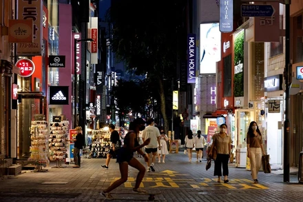 Nhịp sống tại thủ đô Seoul, tháng 7/2021. (Ảnh: Reuters)