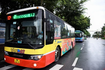 Xe buýt Hà Nội ngày đầu hoạt động trở lại