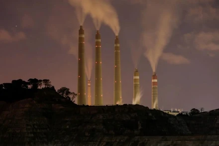 Quang cảnh một nhà máy nhiệt điện than ở Suralaya, tỉnh Banten, Indonesia, ngày 11/7/2020. (Ảnh: Reuters)