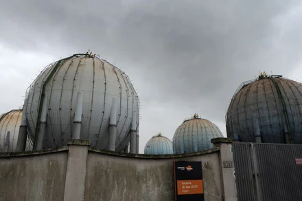 Nhà máy khí Repsol YPF ở Gijon, miền bắc Tây Ban Nha. (Ảnh REUTERS)