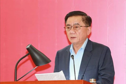 Đồng chí Trần Cẩm Tú phát biểu tại hội nghị.