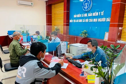 Bảo hiểm xã hội huyện Tứ Kỳ hướng dẫn  người dân thực hiện chính sách hỗ trợ của Nhà nước.