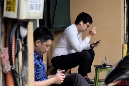 Quán phở, cafe Hà Nội mở cửa đón khách trở lại sau thời gian dài giãn cách