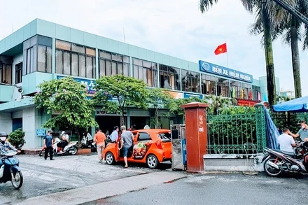 Bến xe Niệm Nghĩa (Hải Phòng).