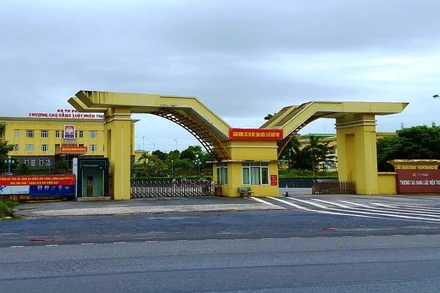 Trường cao đẳng Luật Miền Trung, nơi tỉnh Quảng Bình trưng dụng làm cơ sở điều trị Covid-19 dã chiến. 