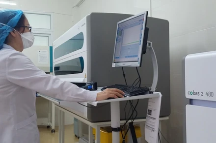 CDC Thái Bình đang “làm ngày, làm đêm” để đẩy nhanh tiến độ xét nghiệm Covid-19 liên quan đến đền Tiên La, huyện Hưng Hà