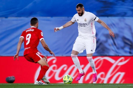 Real có trận hòa hú vía trước Sevilla và cũng lỡ cơ hội chiếm ngôi đầu bảng. (Ảnh: Real Madrid CF)